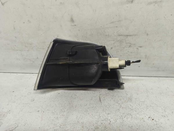 CLIGNOTEUR DROIT VOLVO V40/S40 -2004 - Vue 2